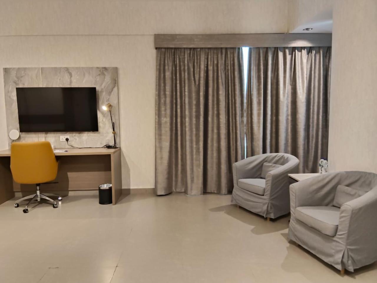 Vogo Grand Hotel Formerly Best Western Plus Hotel Dubai Academic City 외부 사진